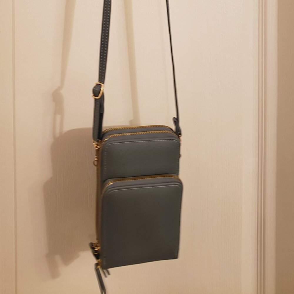 NWOT 3 Compartment Crossbody Bag